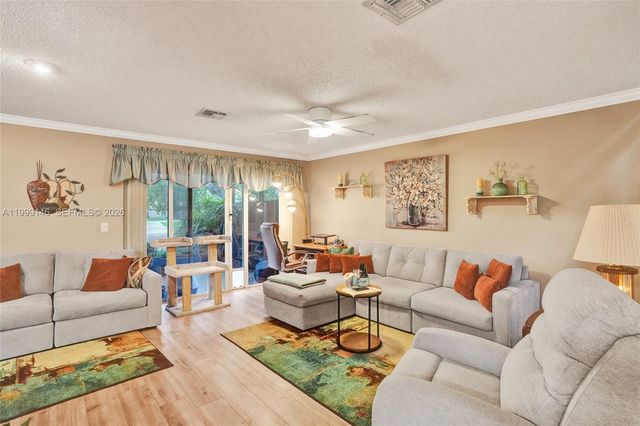 11155 SW 17th Mnr, Davie, FL 33324