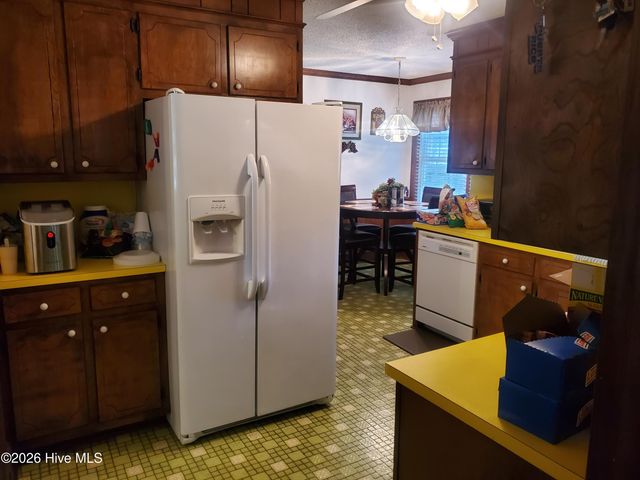 206 Staffordshire Road, Greenville, NC 27834