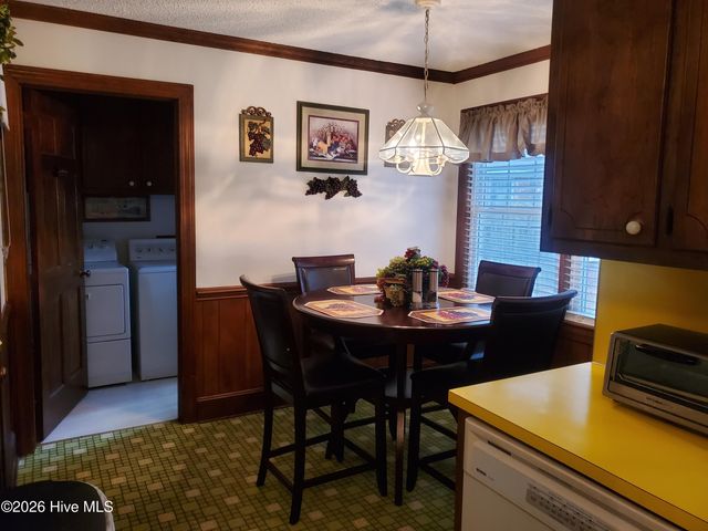 206 Staffordshire Road, Greenville, NC 27834