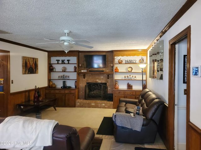 206 Staffordshire Road, Greenville, NC 27834