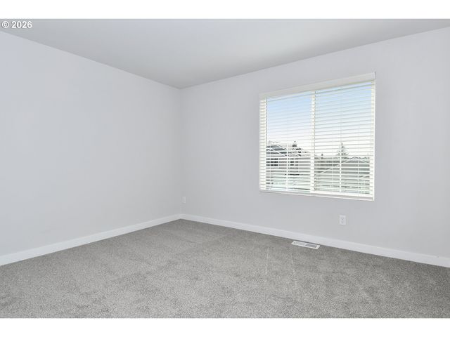 1255 PARKSIDE Ave, Woodburn, OR 97071