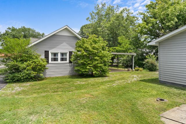 122 Anderson Dr, Tullahoma, TN 37388