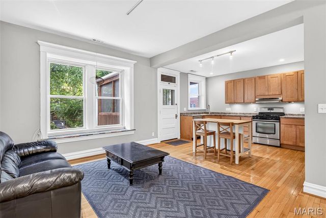 4928 Berthold Avenue, St Louis, MO 63110