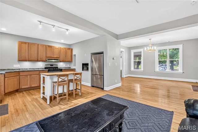 4928 Berthold Avenue, St Louis, MO 63110