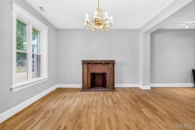 4928 Berthold Avenue, St Louis, MO 63110