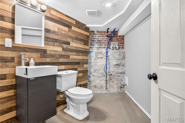 4928 Berthold Avenue, St Louis, MO 63110