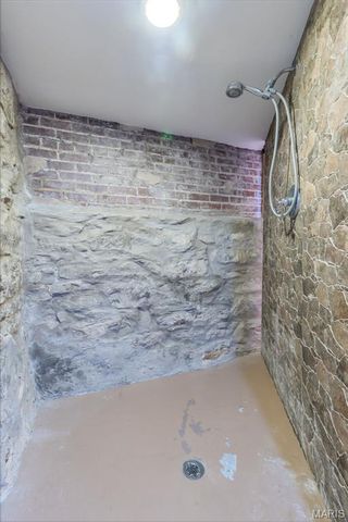 4928 Berthold Avenue, St Louis, MO 63110