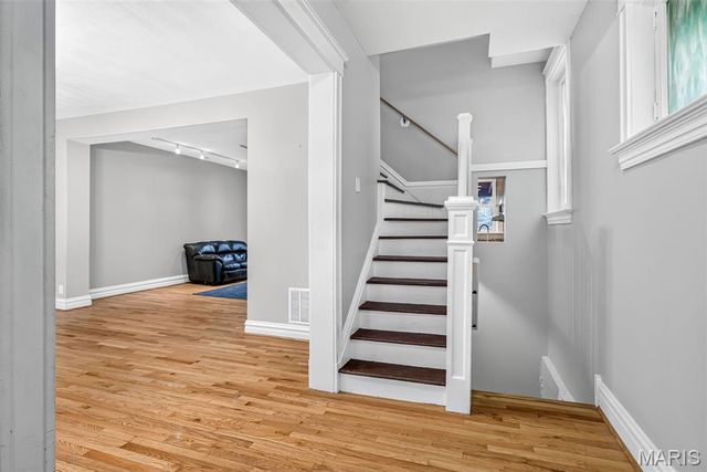 4928 Berthold Avenue, St Louis, MO 63110