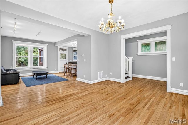 4928 Berthold Avenue, St Louis, MO 63110