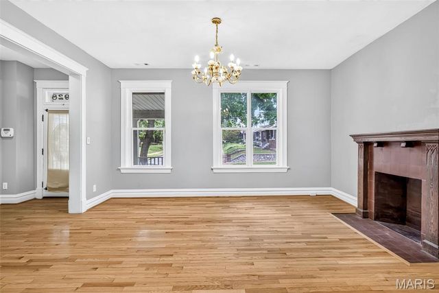 4928 Berthold Avenue, St Louis, MO 63110