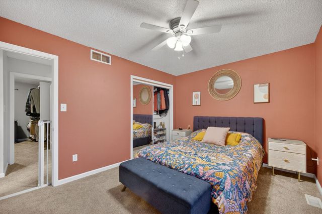 2218 E Caulder Court, Des Moines, IA 50320