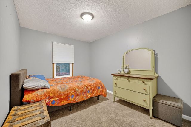 2218 E Caulder Court, Des Moines, IA 50320