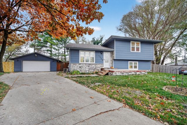 2218 E Caulder Court, Des Moines, IA 50320