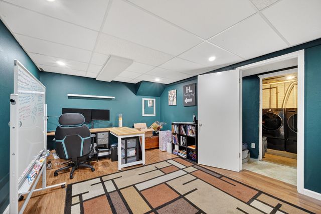 2218 E Caulder Court, Des Moines, IA 50320