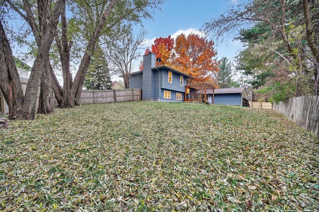 2218 E Caulder Court, Des Moines, IA 50320