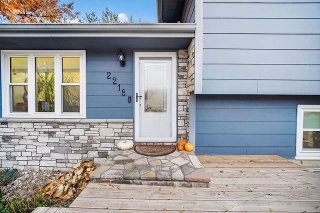 2218 E Caulder Court, Des Moines, IA 50320