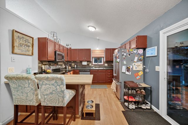 2218 E Caulder Court, Des Moines, IA 50320