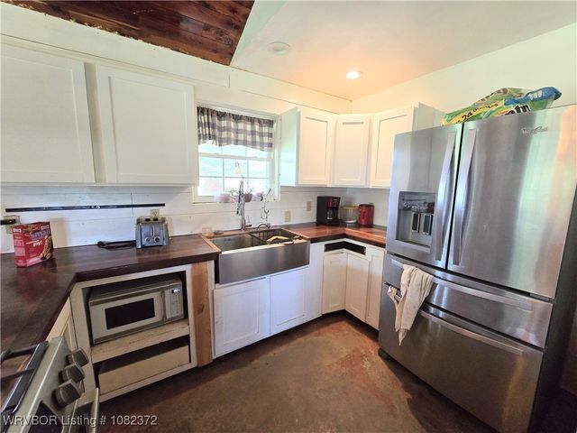16009 Bradshaw Lane, Mountainburg, AR 72946