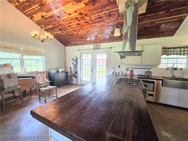 16009 Bradshaw Lane, Mountainburg, AR 72946