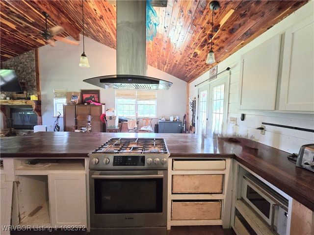 16009 Bradshaw Lane, Mountainburg, AR 72946