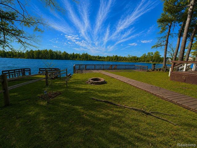 2221 Grass Lake Avenue 31, Lake, MI 48632