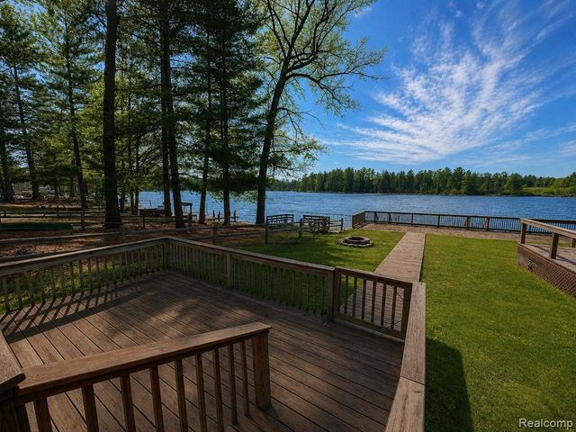 2221 Grass Lake Avenue 31, Lake, MI 48632