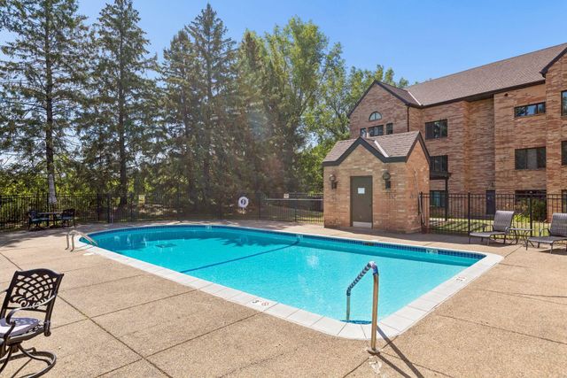 1830 Eagle Ridge Drive 3001, Mendota Heights, MN 55118
