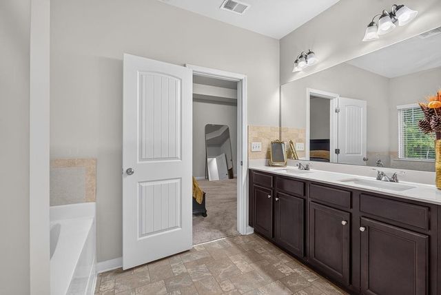 206 Pincourt Loop, Griffin, GA 30223