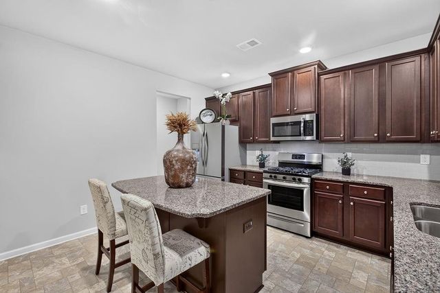 206 Pincourt Loop, Griffin, GA 30223
