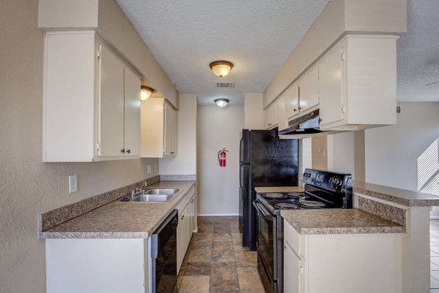 5113 Herrick Court C, Haltom City, TX 76117