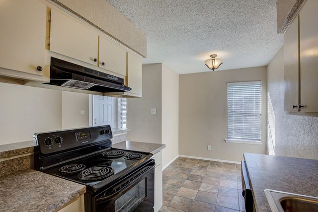 5113 Herrick Court C, Haltom City, TX 76117