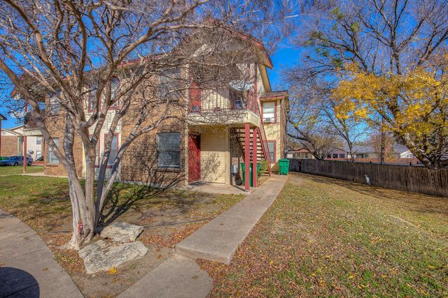 5113 Herrick Court C, Haltom City, TX 76117