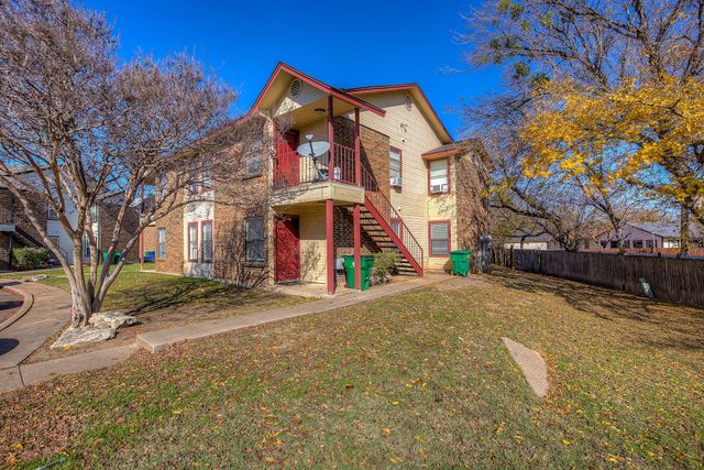 5113 Herrick Court C, Haltom City, TX 76117