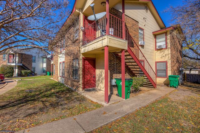 5113 Herrick Court C, Haltom City, TX 76117