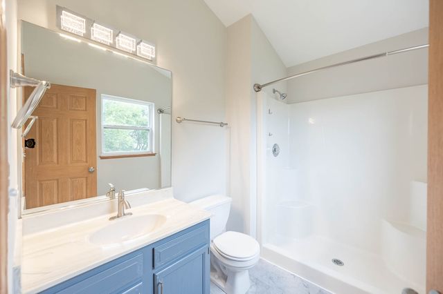 654 Anderson Drive, Lake In The Hills, IL 60156