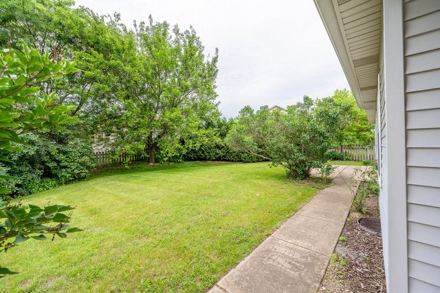 654 Anderson Drive, Lake In The Hills, IL 60156