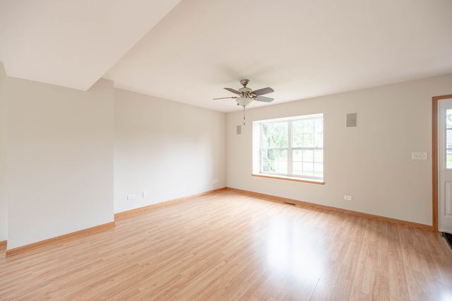 654 Anderson Drive, Lake In The Hills, IL 60156
