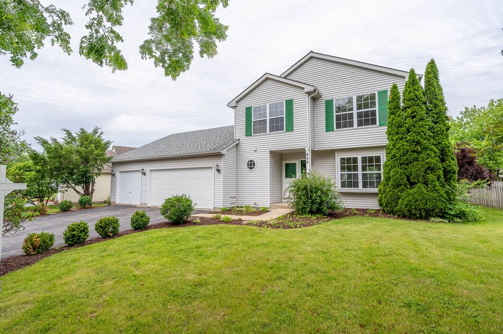 654 Anderson Drive, Lake In The Hills, IL 60156