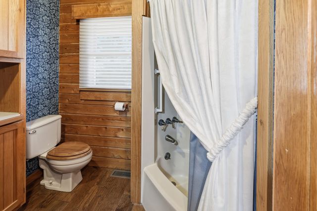 211 Jackson Street, Leighton, IA 50143