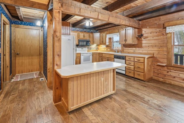 211 Jackson Street, Leighton, IA 50143