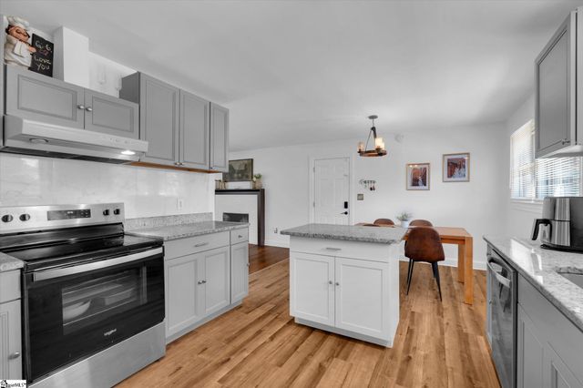 305 Pine Knoll Drive, Greenville, SC 29609