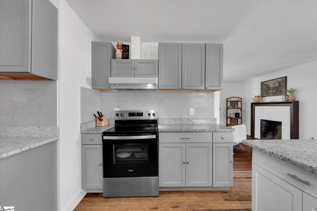 305 Pine Knoll Drive, Greenville, SC 29609