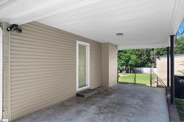 305 Pine Knoll Drive, Greenville, SC 29609