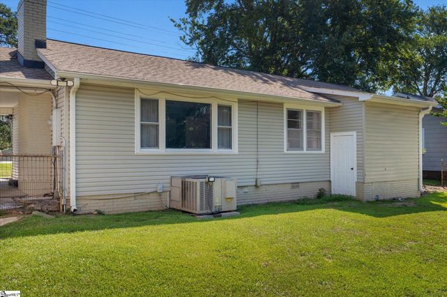 305 Pine Knoll Drive, Greenville, SC 29609