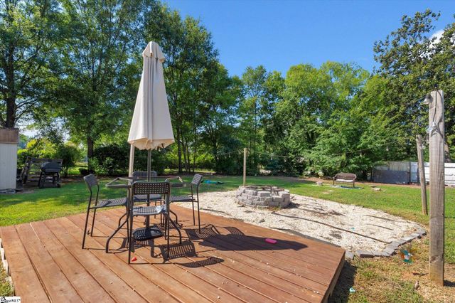 305 Pine Knoll Drive, Greenville, SC 29609