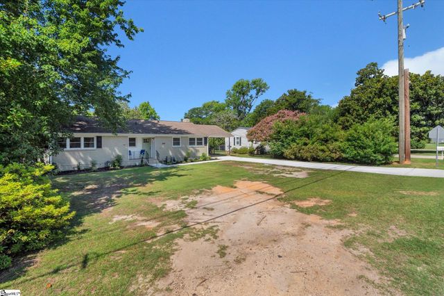 305 Pine Knoll Drive, Greenville, SC 29609