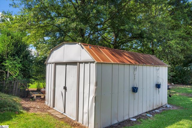 305 Pine Knoll Drive, Greenville, SC 29609