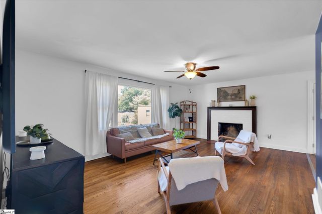 305 Pine Knoll Drive, Greenville, SC 29609