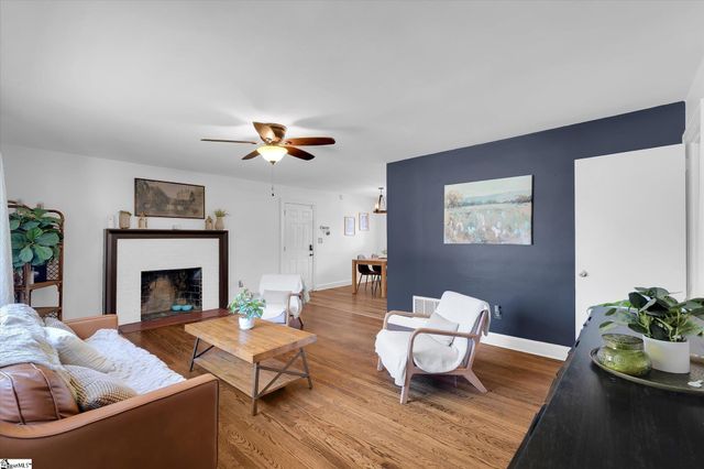 305 Pine Knoll Drive, Greenville, SC 29609
