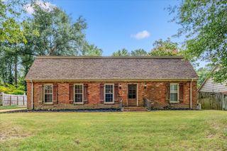 8043 FARMINGTON BLVD, Germantown, TN 38138